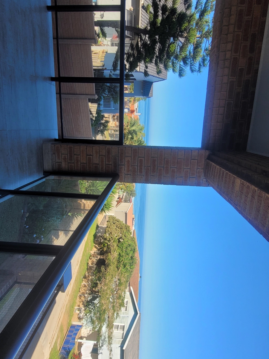 4 Bedroom Property for Sale in Wavecrest Eastern Cape